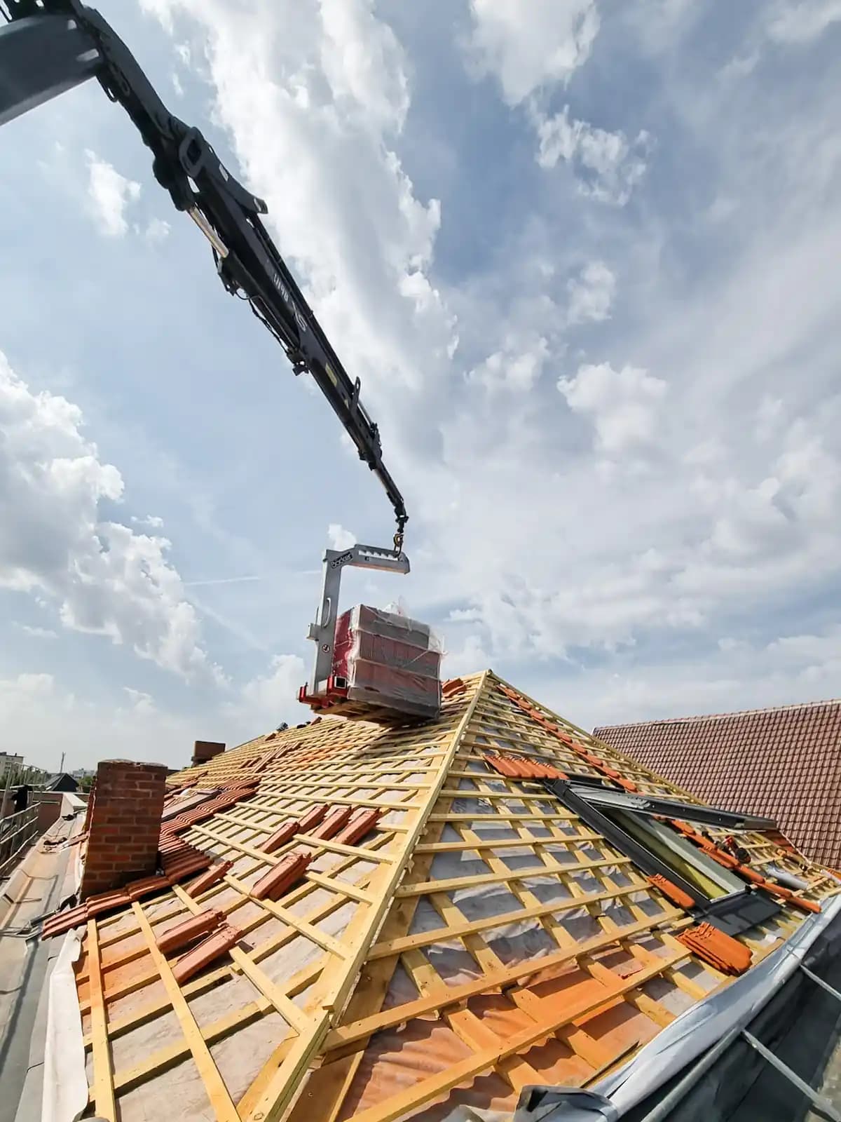 Afgewerkt hellend dak met leien